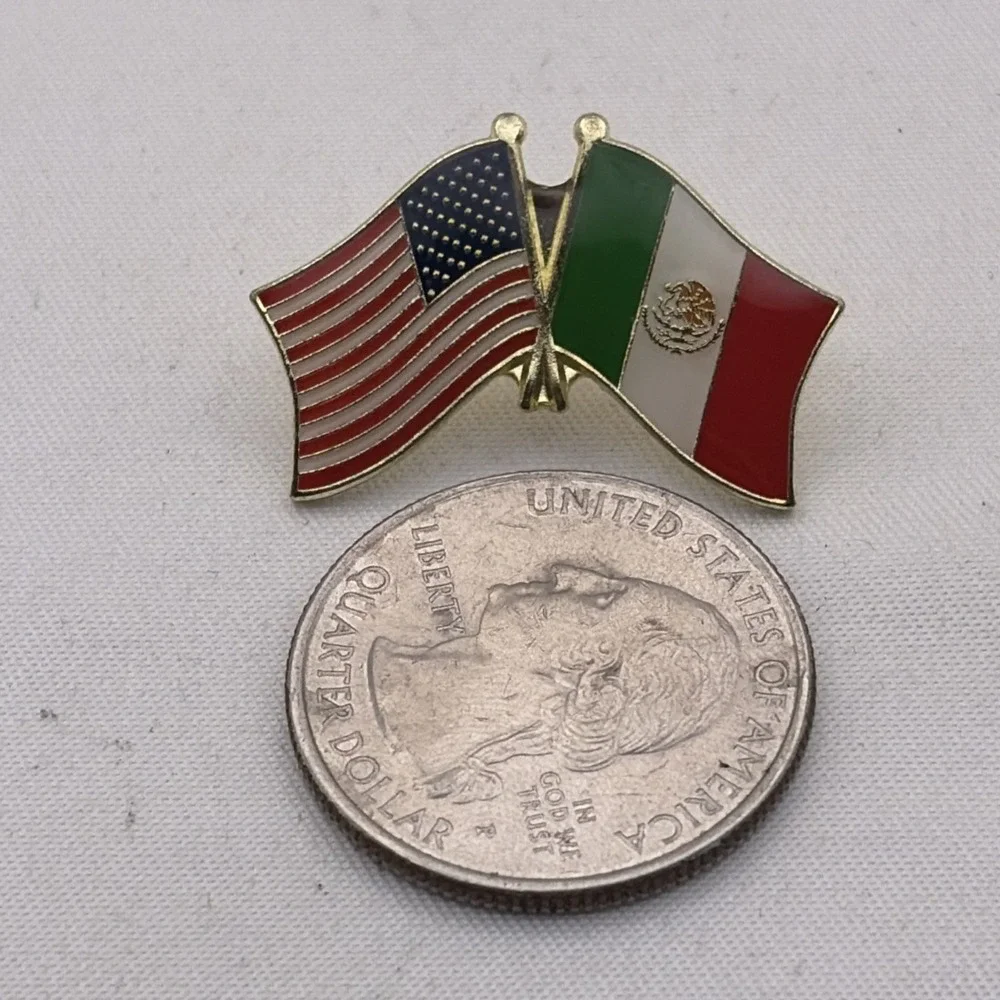 United States Of America Mexico Crossed Flags Lapel Hat Pin